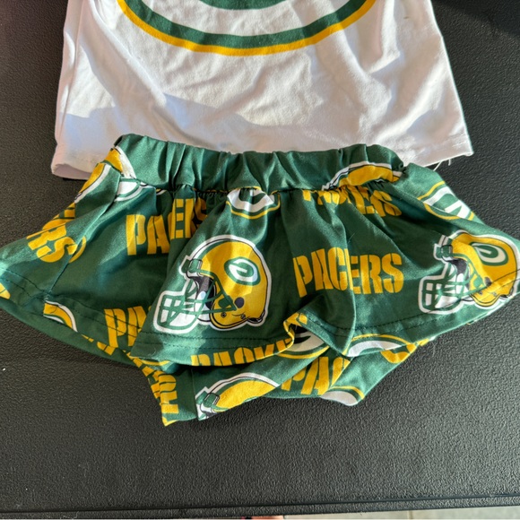 Greenbay Packers Outfit. 2T - Picture 2 of 5